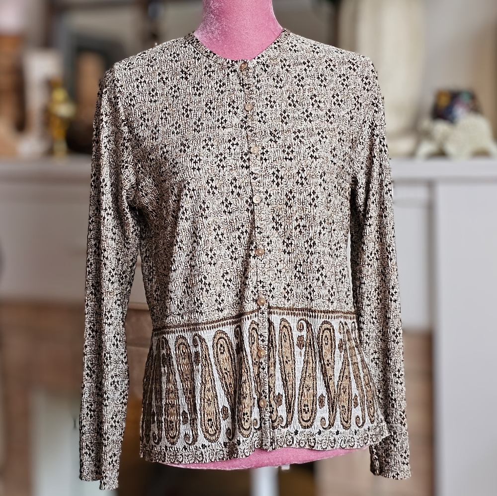 Pleat Pleat by Rafael button-up shirt. Size Medium.